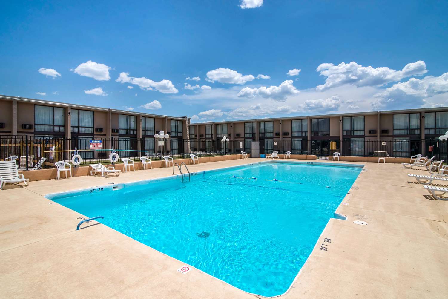 Quality Inn Taos 39/41