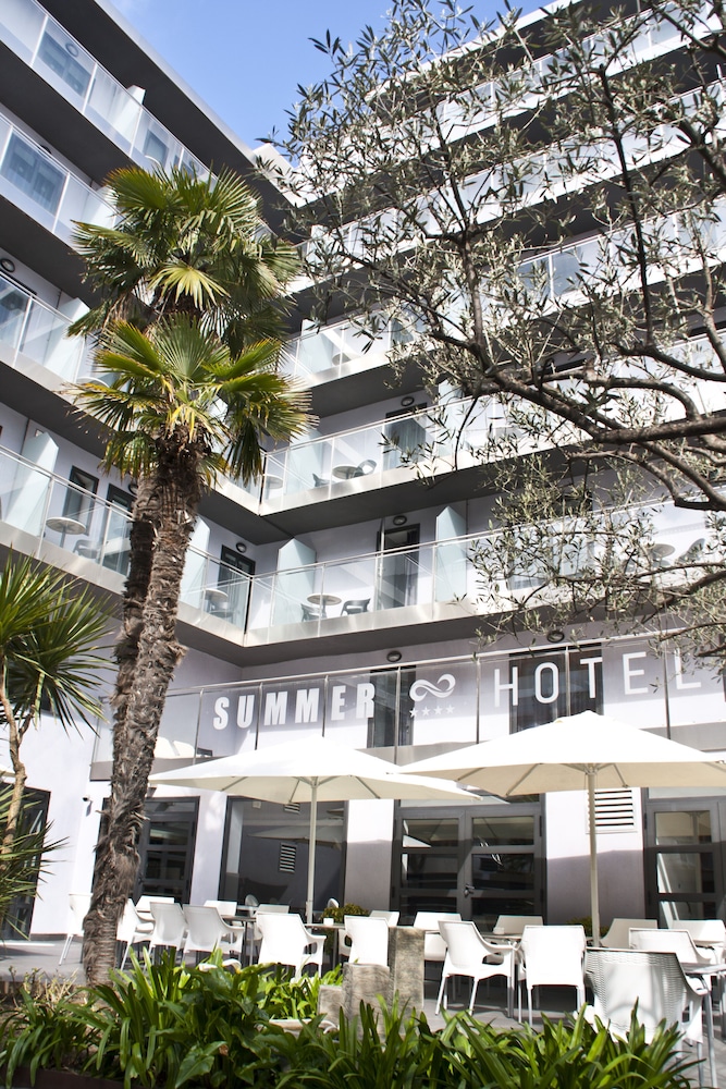 Summer Hotel 2/33