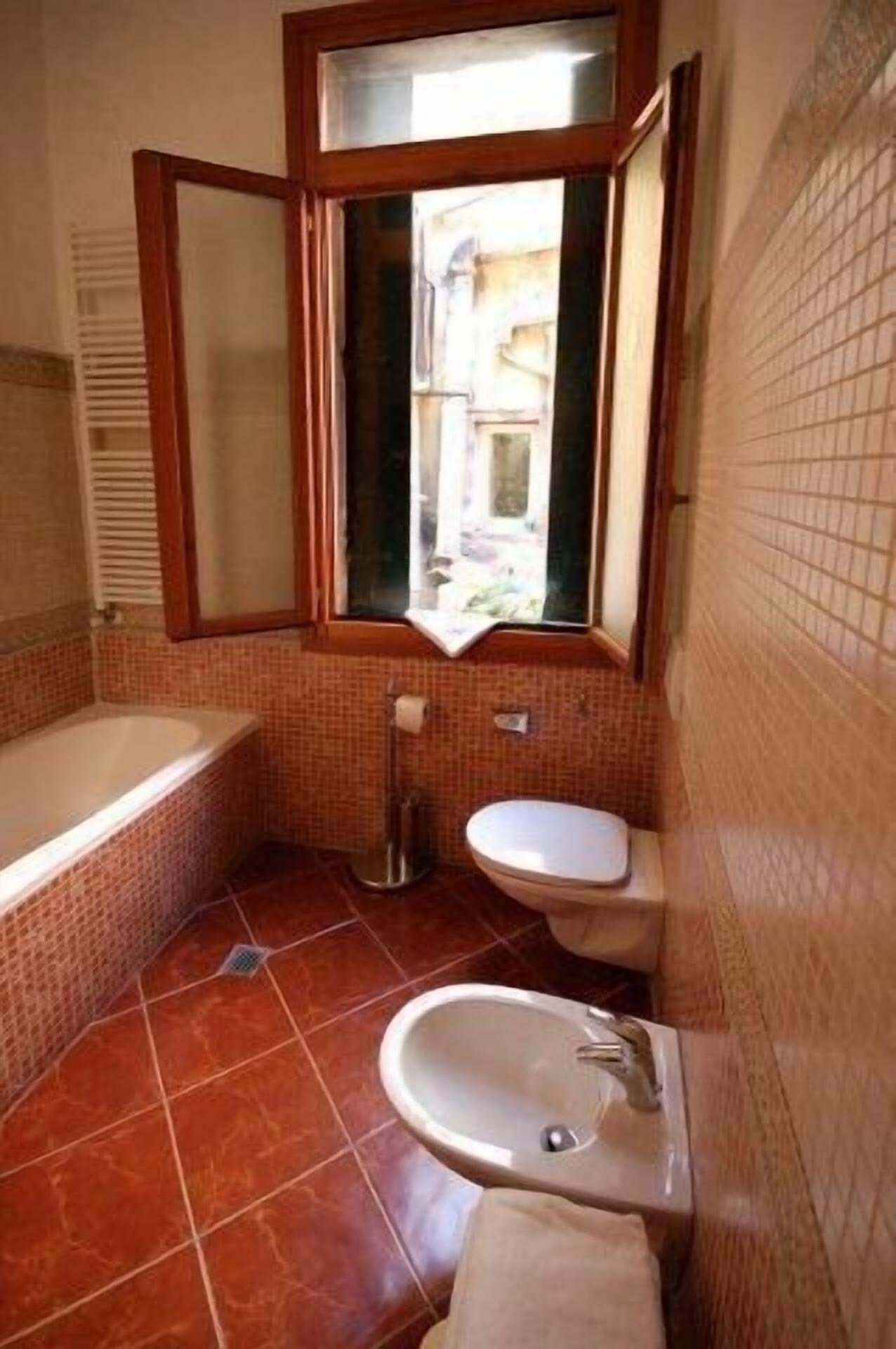 ROOM, TRIPLE