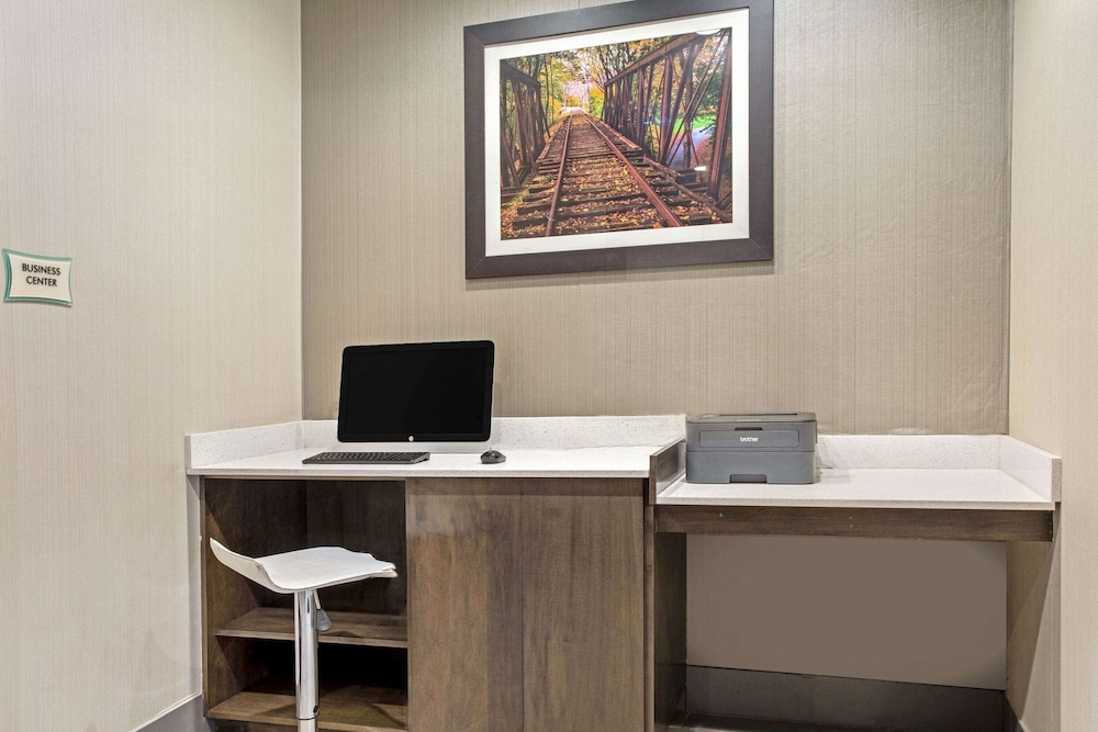La Quinta Inn Suites By Wyndham York 46/53
