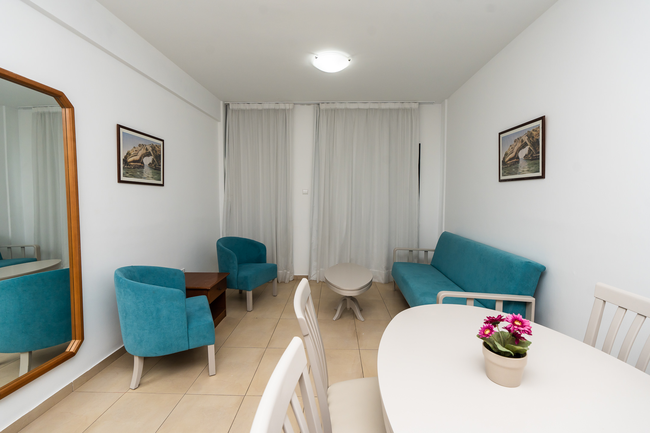 Flora Hotel Apartments 38/46
