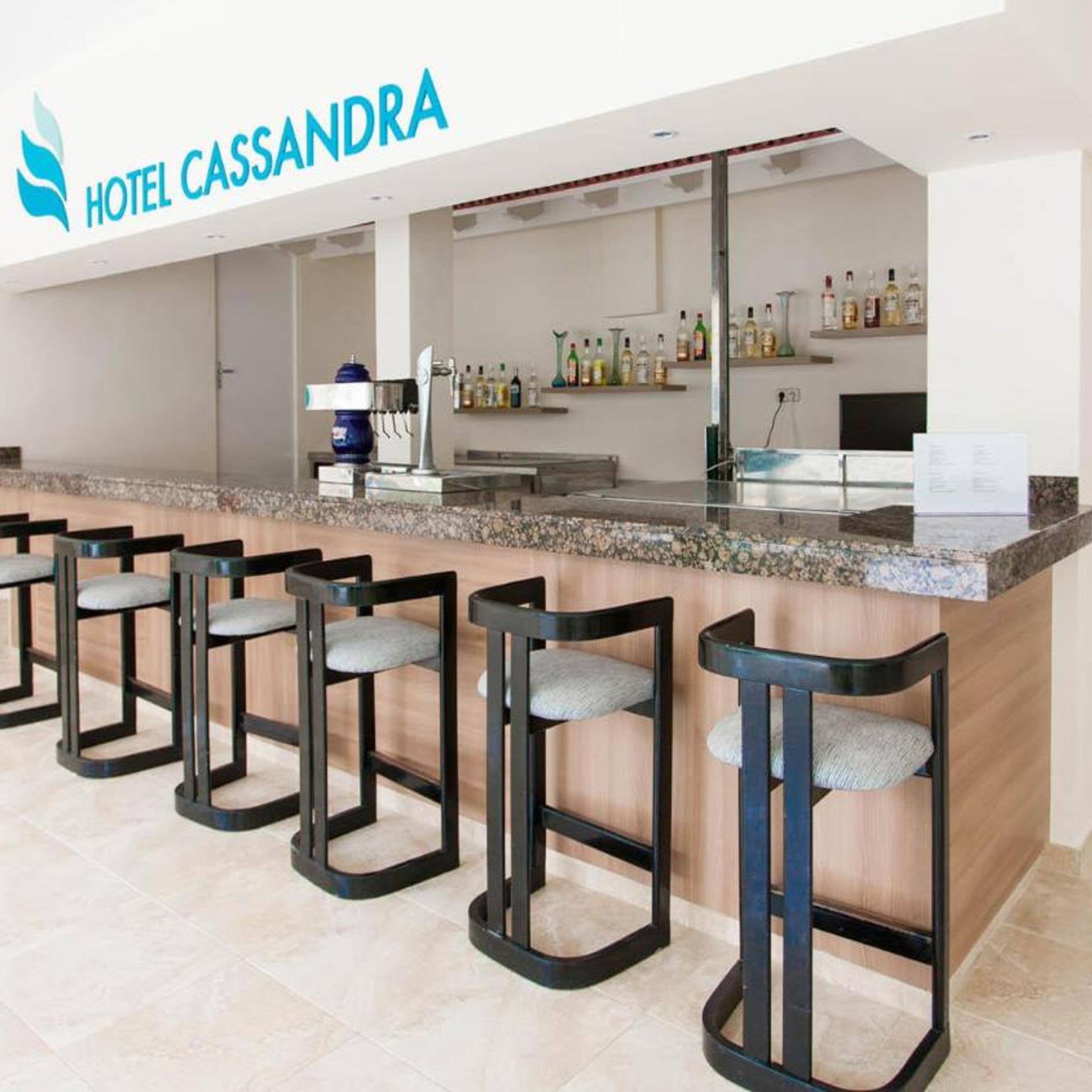 Hotel Cassandra Formerly Hotel Santa Monica 44/50