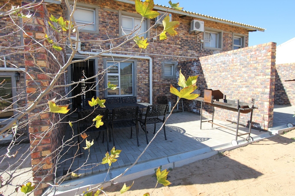 Clanwilliam Accommodation 43/46