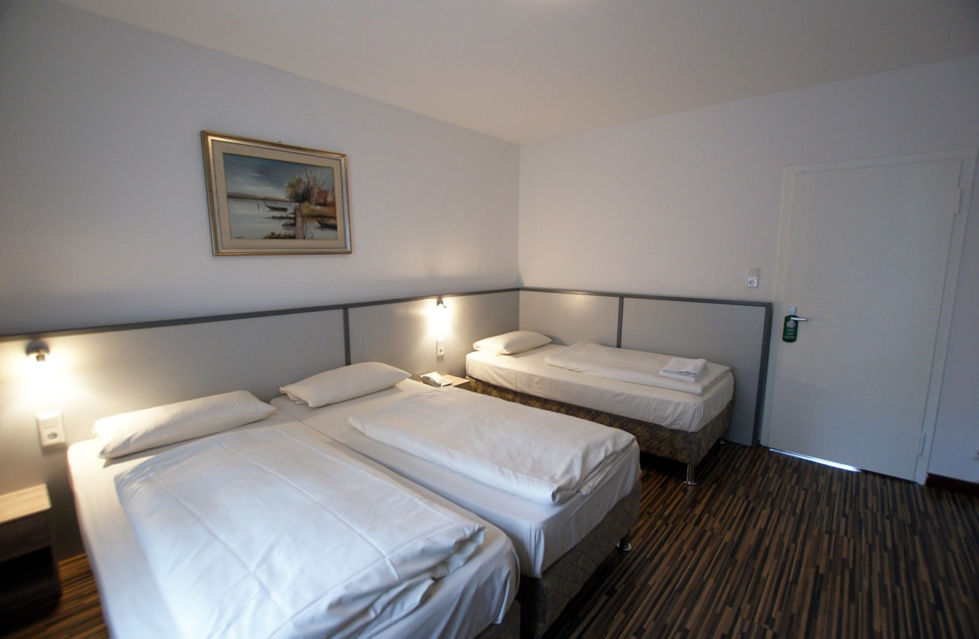 3 BEDROOMS, 3 BEDS