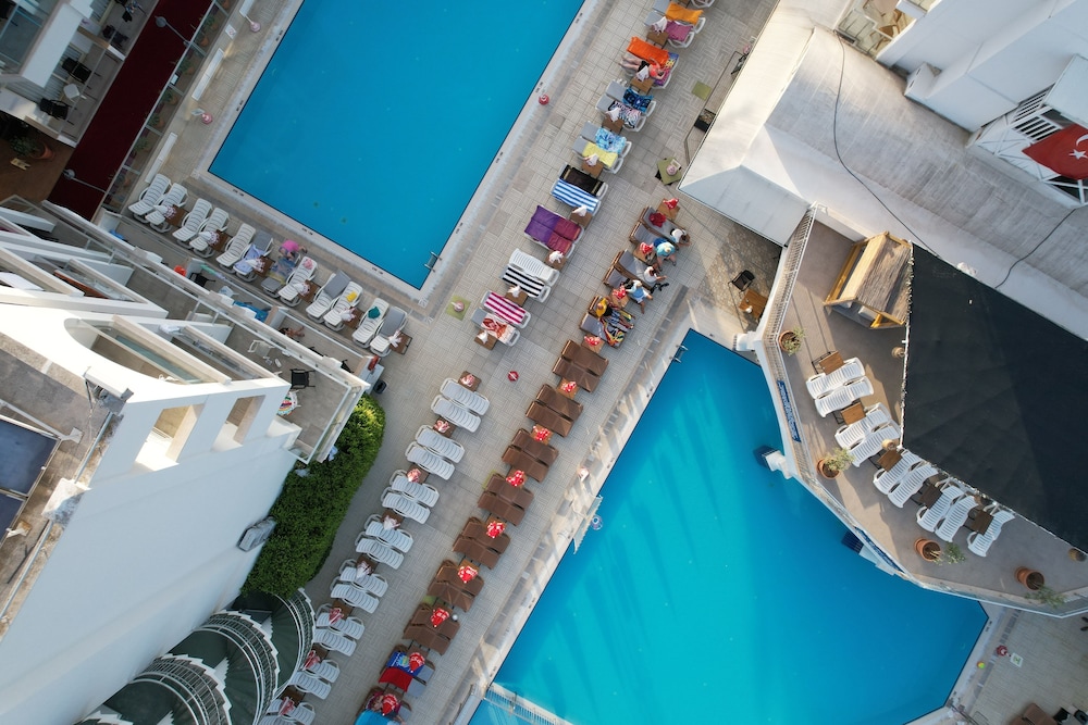 Club Atrium 45/49