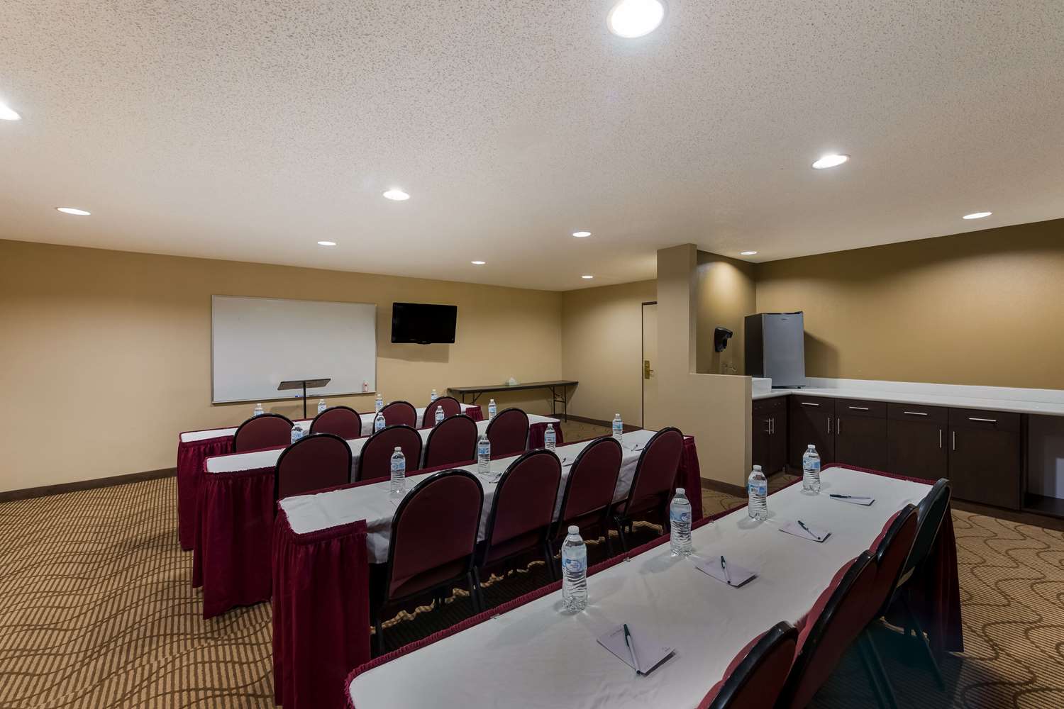 Quality Inn Marysville OH 28/30