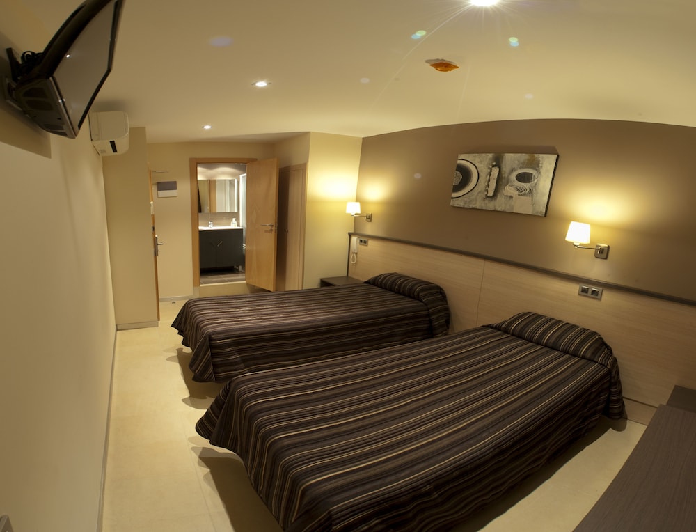 Hostal Las Flores 18/60