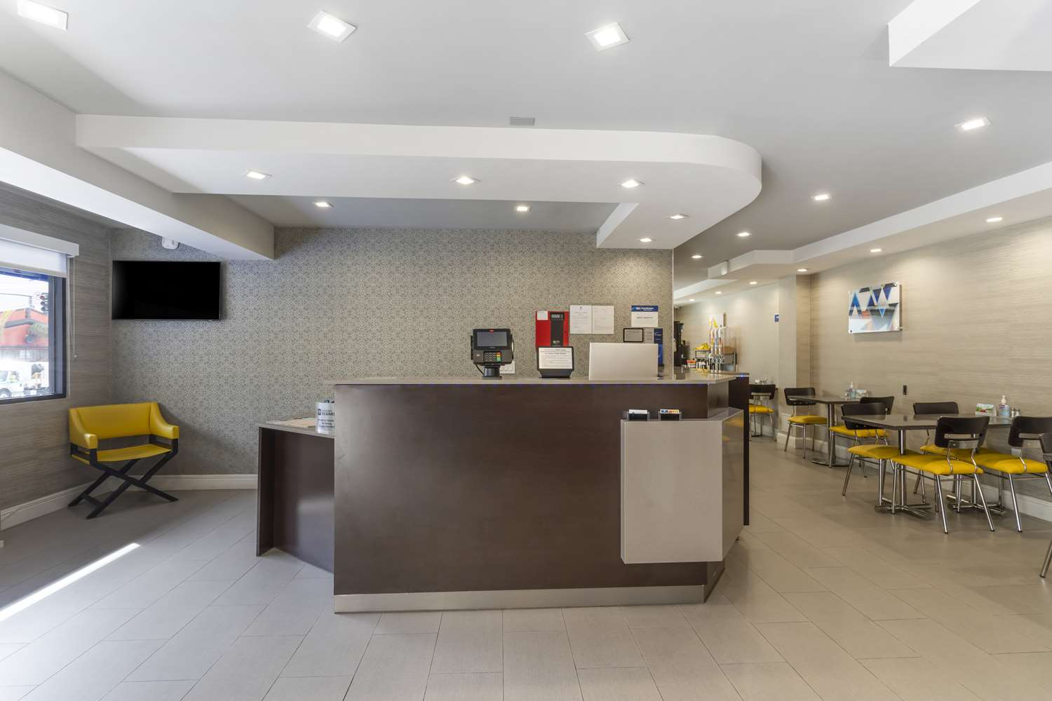 Best Western Red Coach Inn 3/10