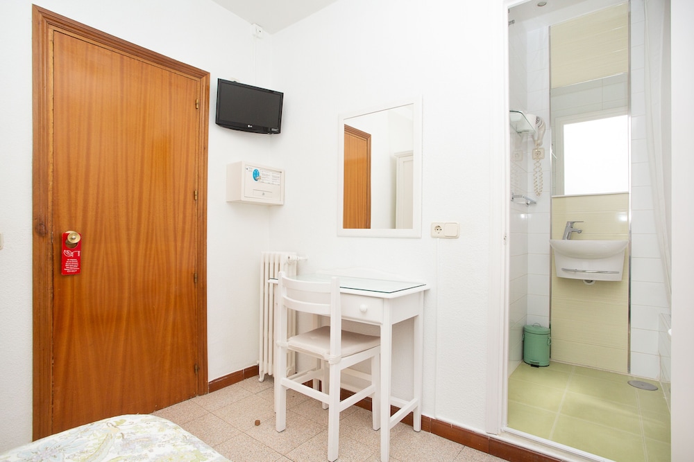 Hostal Los Alpes 37/61