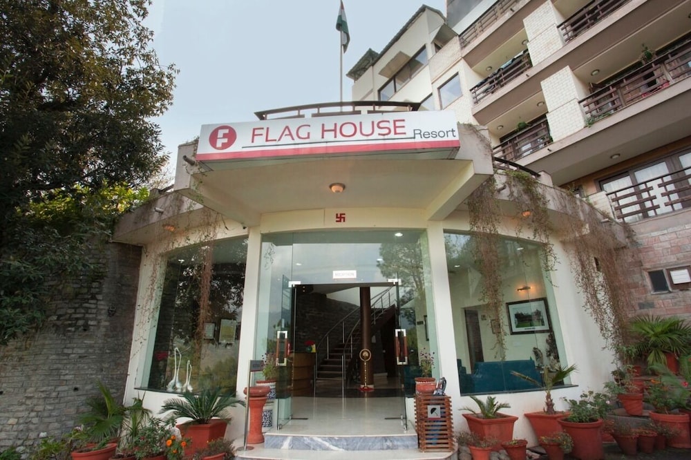 Flag House Resort 2/50