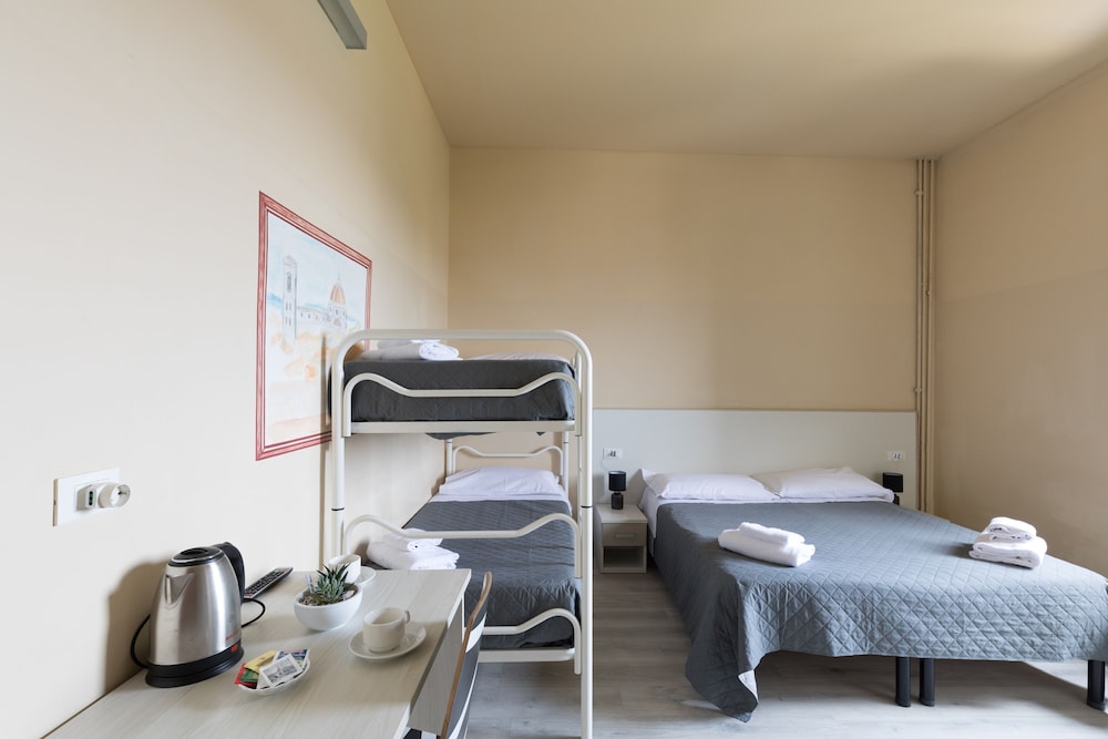 Hostel 7 Santi 26/50