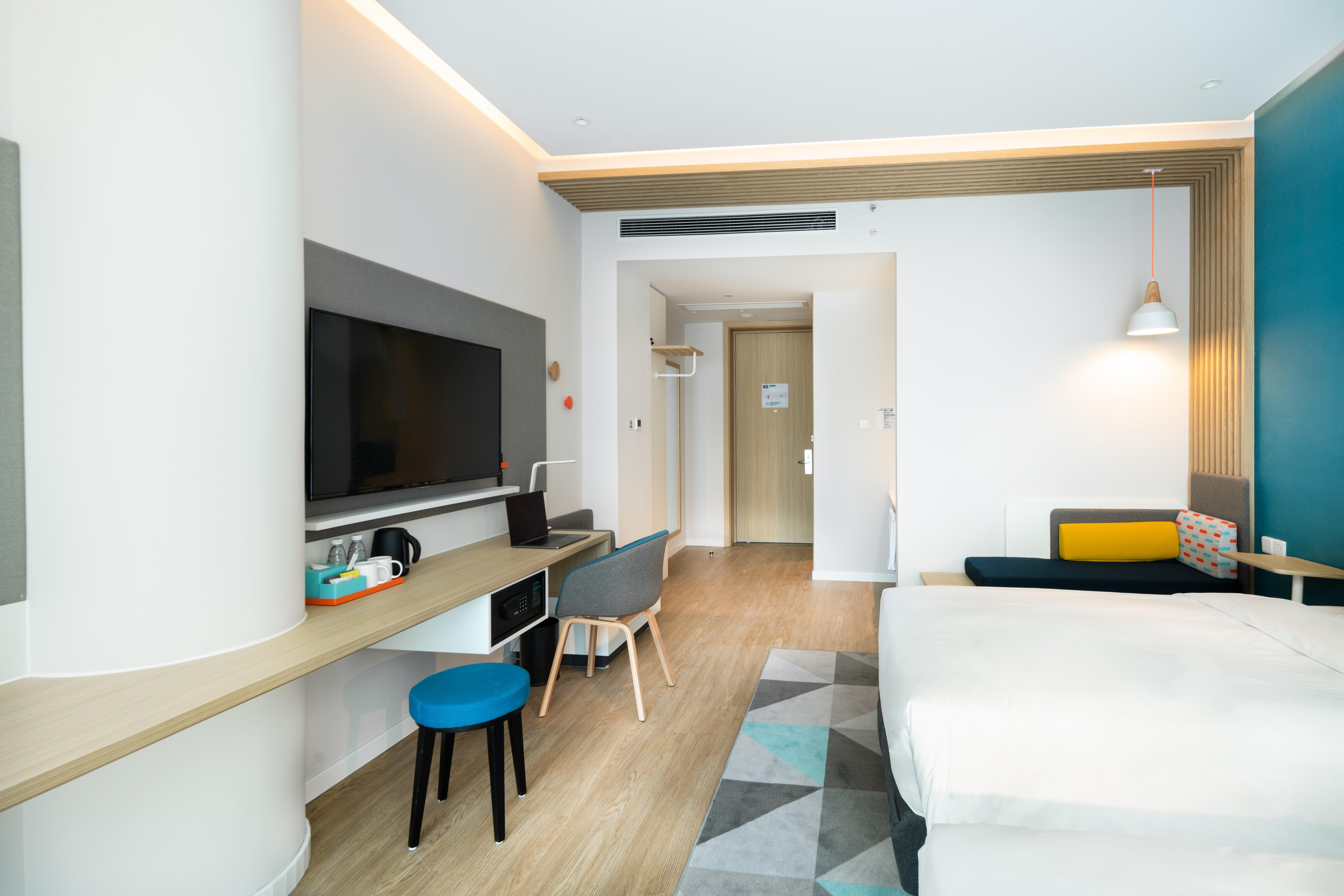 Standard, Twin Beds, Extra Floor Space
