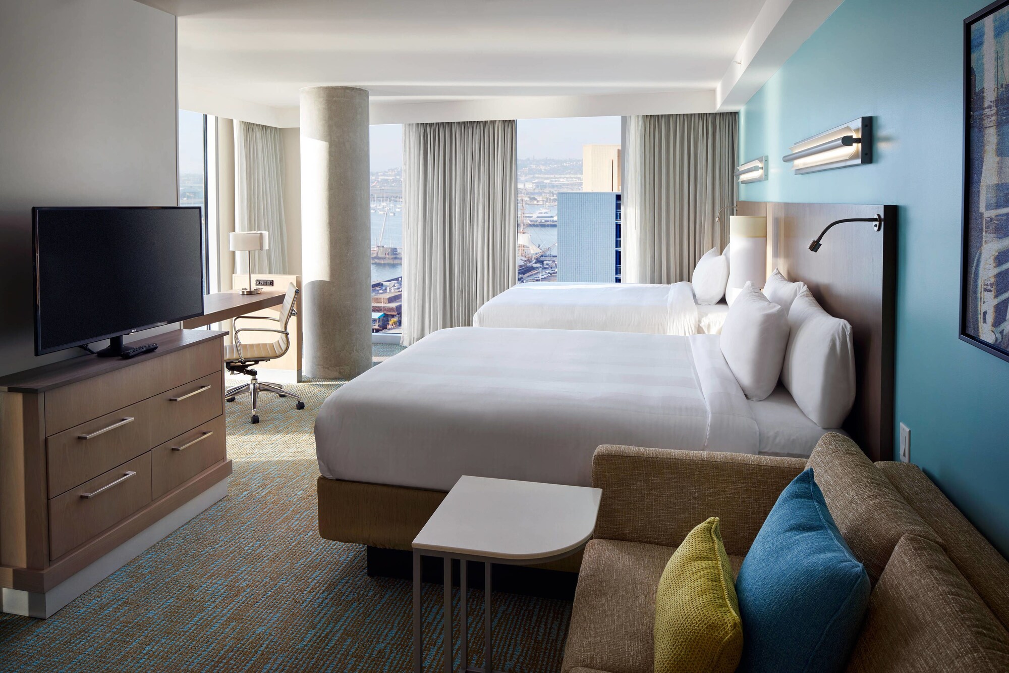 Studio, Suite, 2 Queen Beds, Bay View, Sofa, Corner