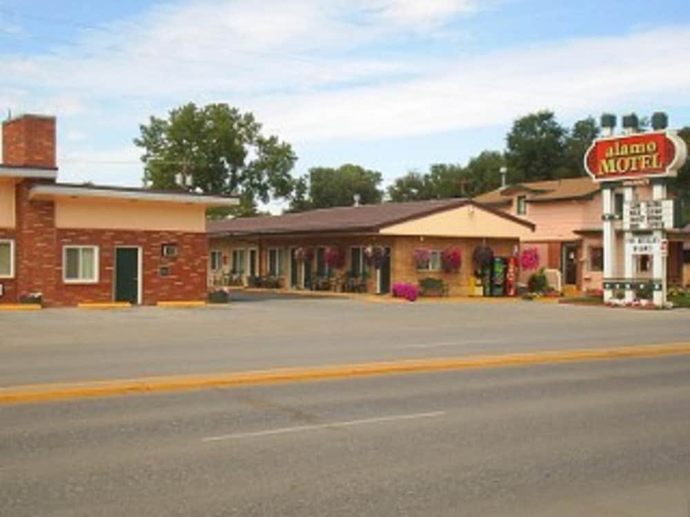 Alamo Motel 2/38