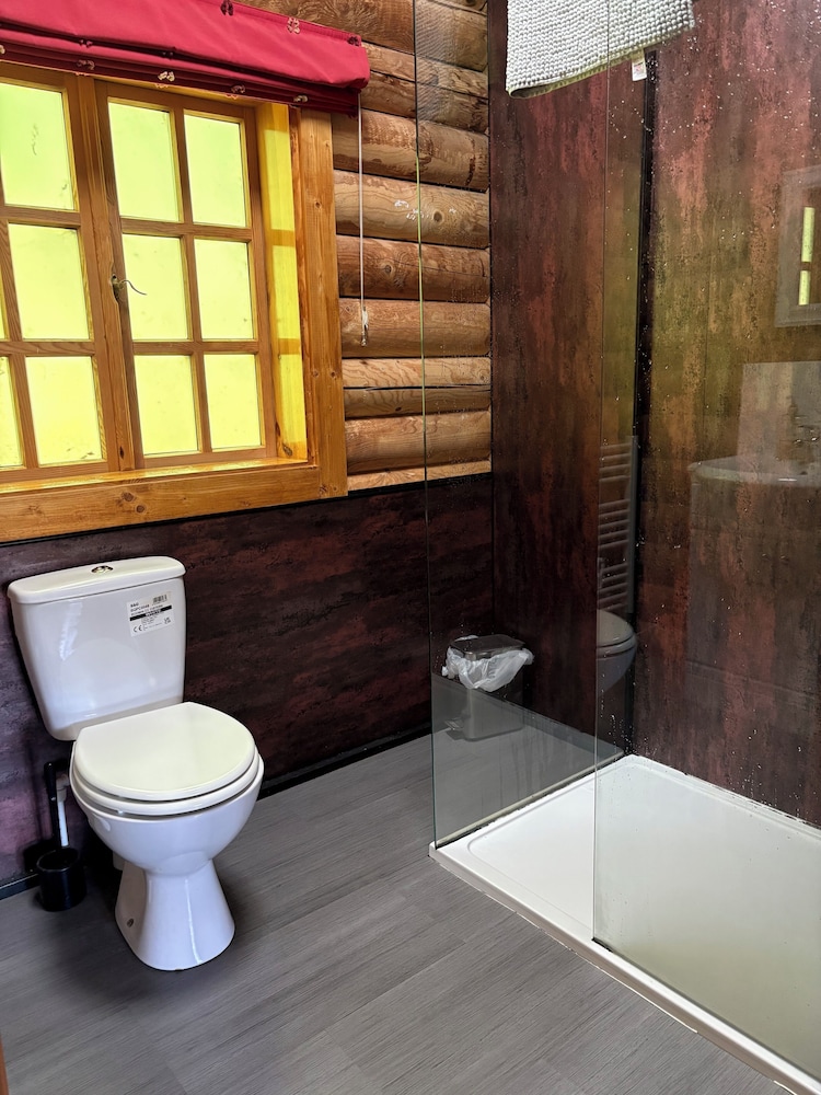 Bcc Loch Ness Log Cabins 41/46