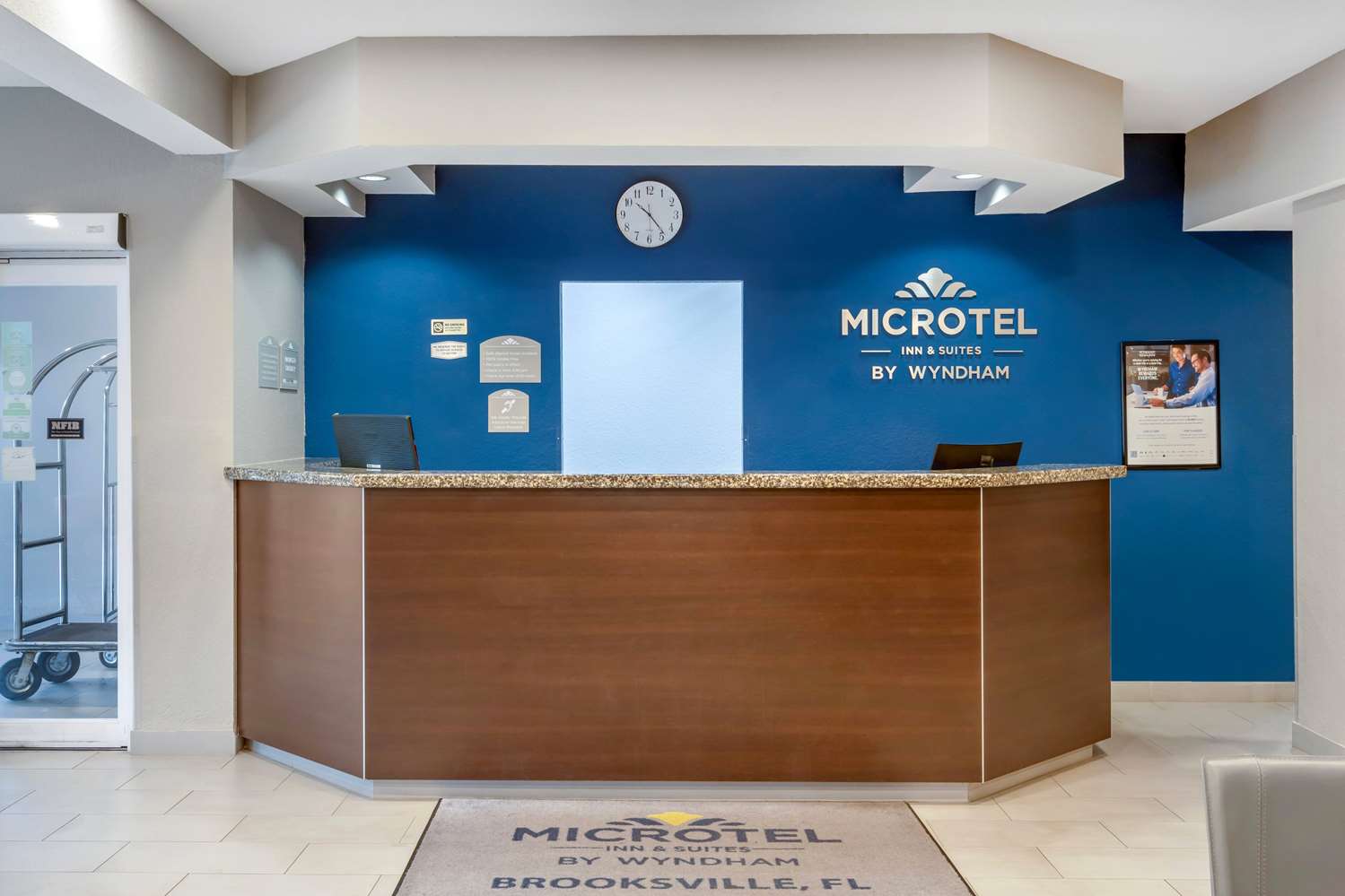 Lobby at Microtel Inn and Suites by Wyndham Brooksville, BROOKSVILLE - FL