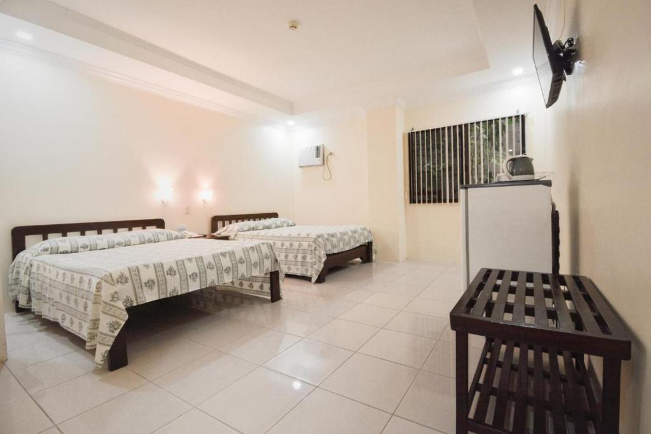El Centro Beach Resort Boracay 8/10