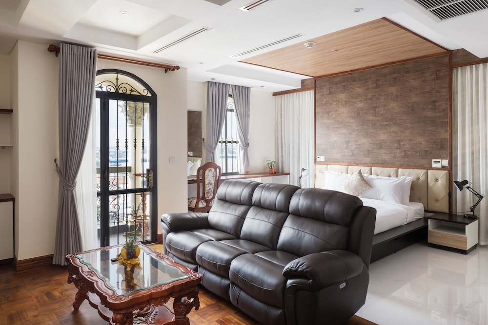 LCS Hotel & Apartment 41/64