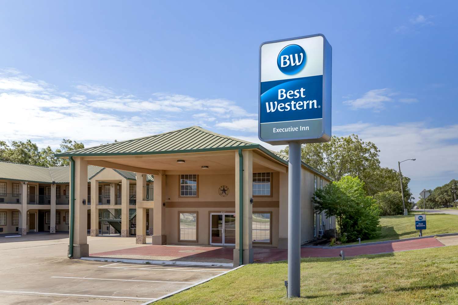 Best Western Executive Inn Hallettsville 1/12