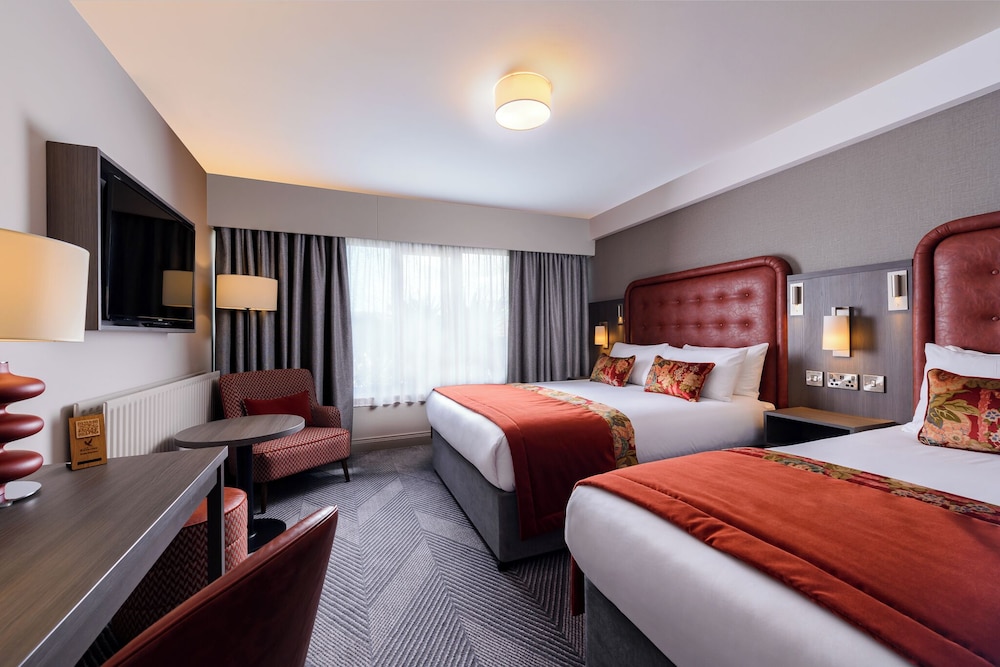SUPERIOR, DOUBLE OR TWIN BED