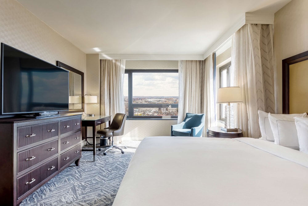 SUPERIOR, KING BED