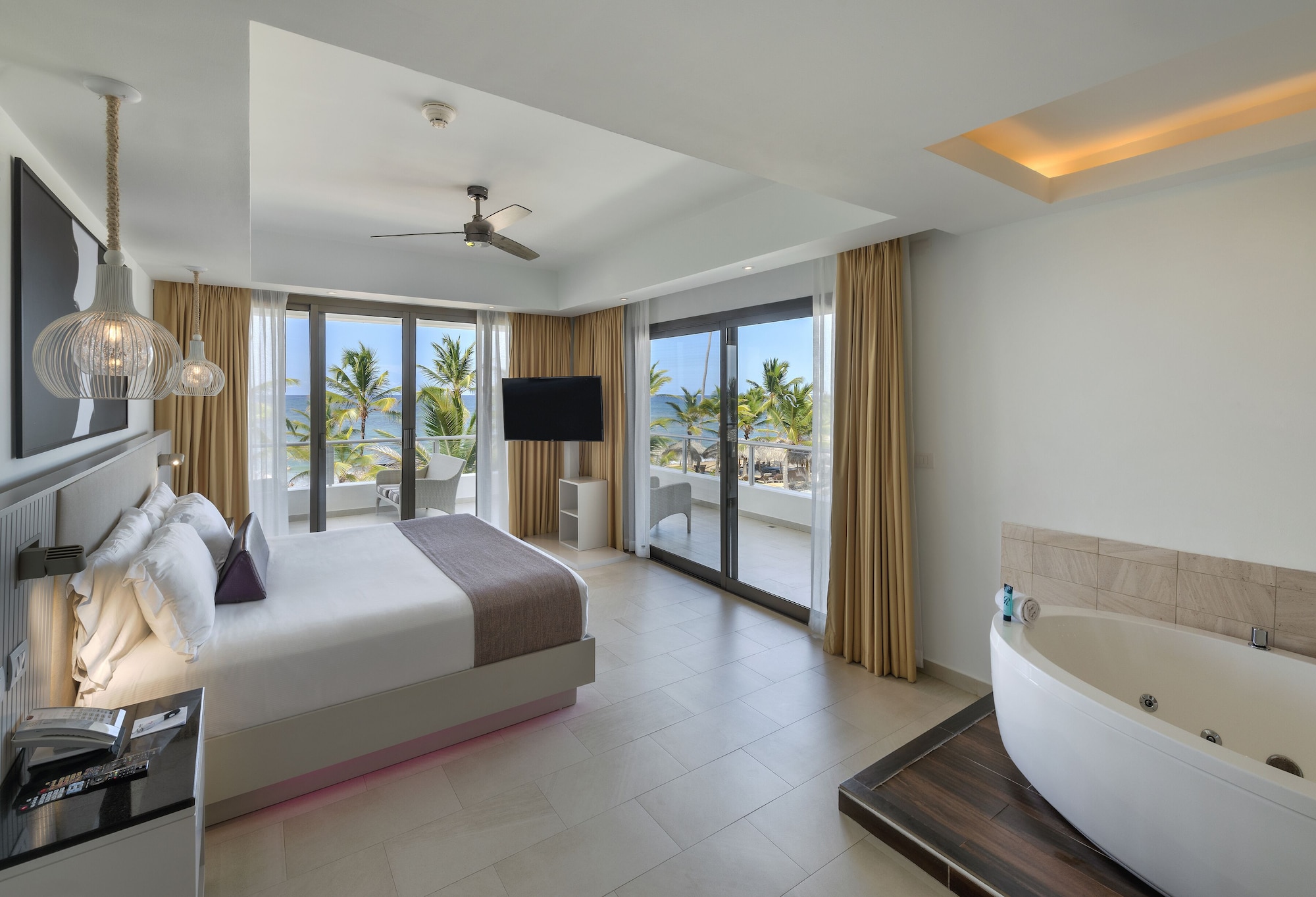 1 Bedroom, Diamond Club, Swim Out, Presidential, Luxury, Suite, King Bed, Ocean Front