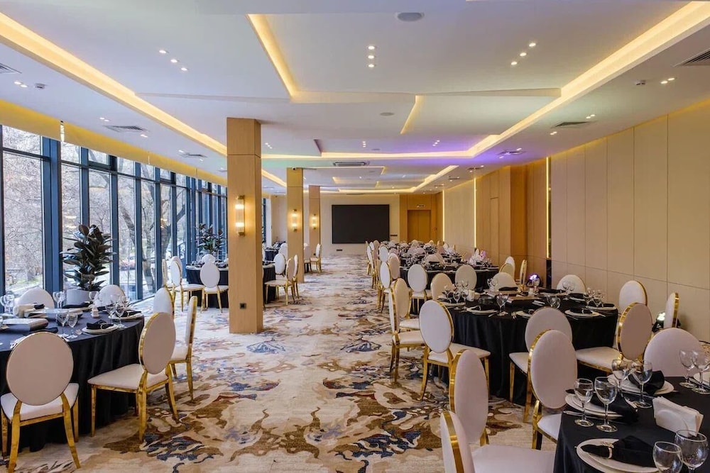 Kazakhstan Hotel 78/87