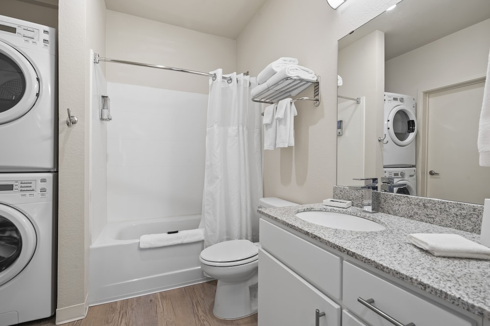 WaterWalk Extended Stay by Wyndham Kansas City - Overland Pk 56/61