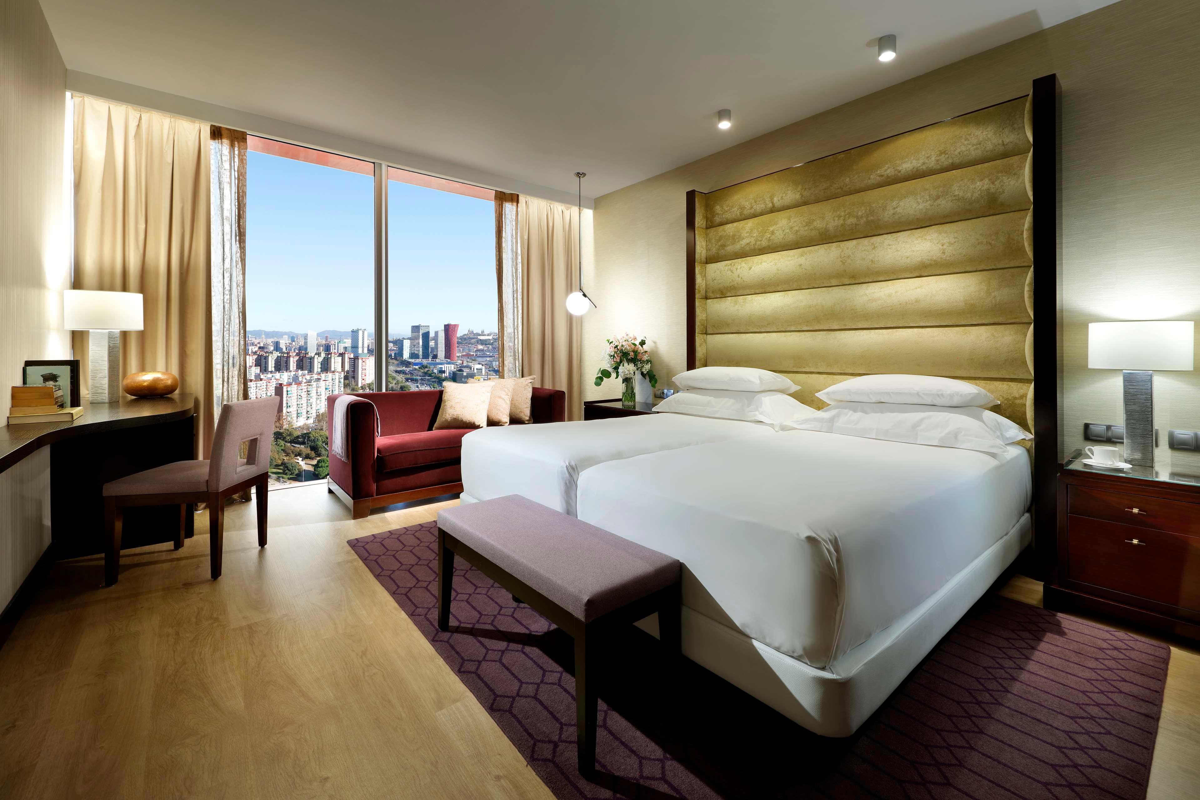 Deluxe, Twin Beds
