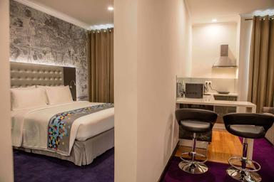 Port, City, Superior, Suite