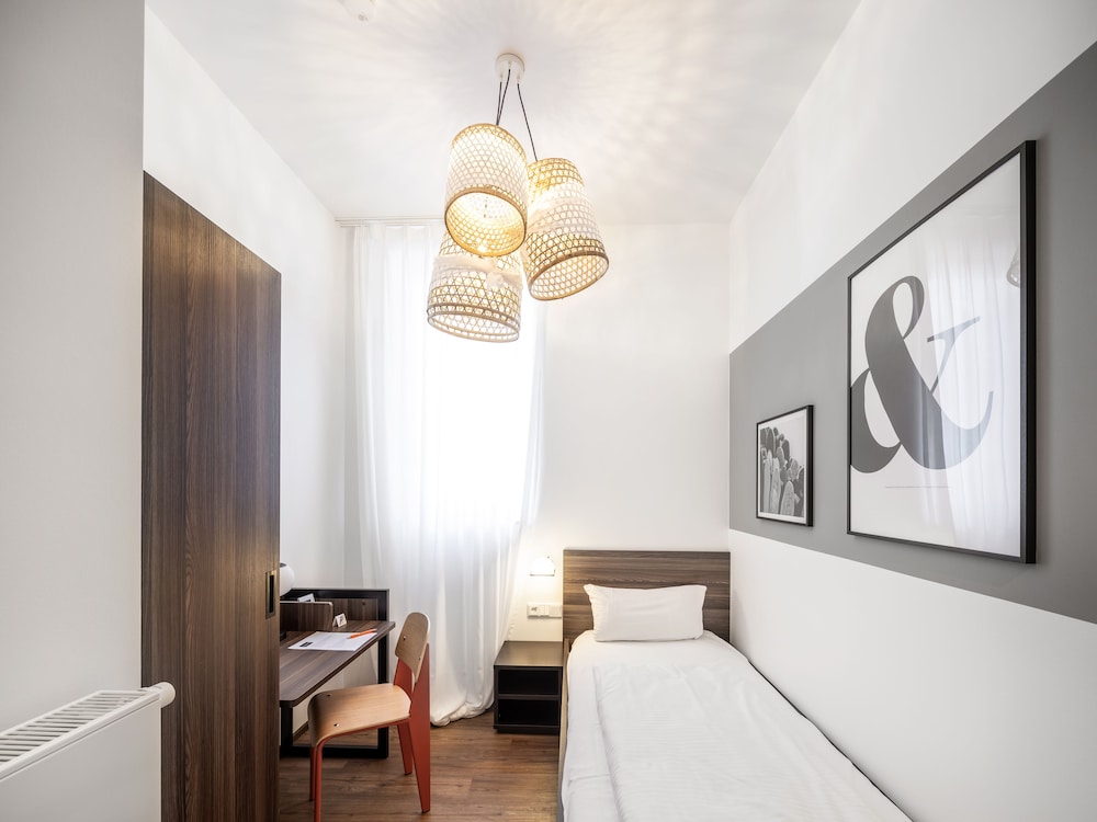 Acor Boutique Hotel 36/58
