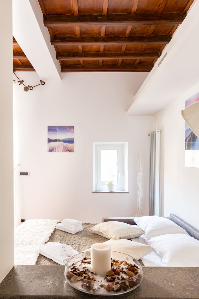The Hide Trastevere 9/17