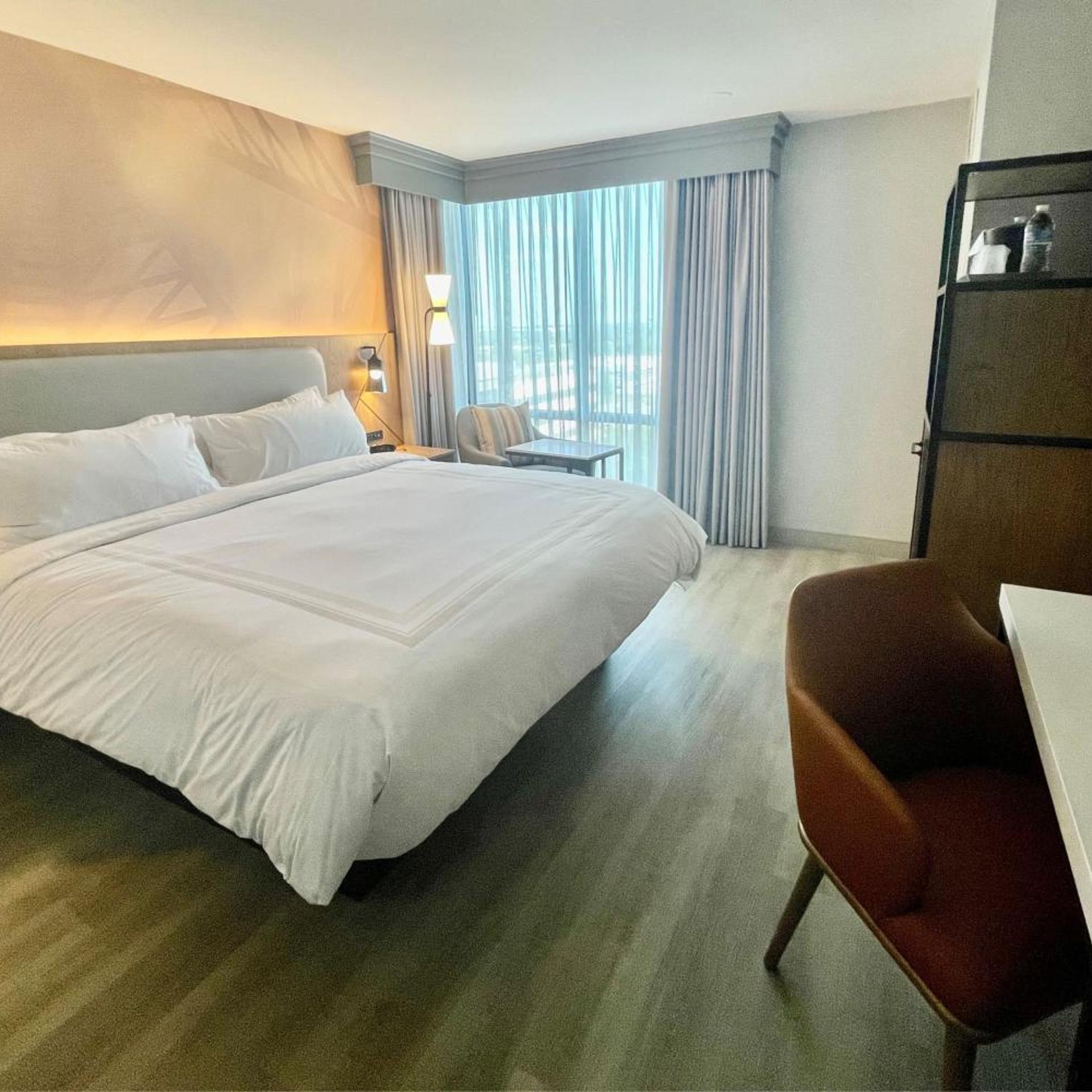 Concierge, Queen Bed