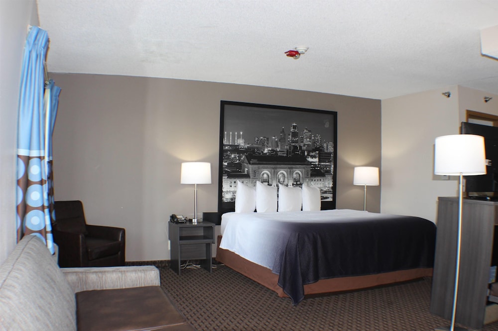 Super 8 by Wyndham Gardner 32/47