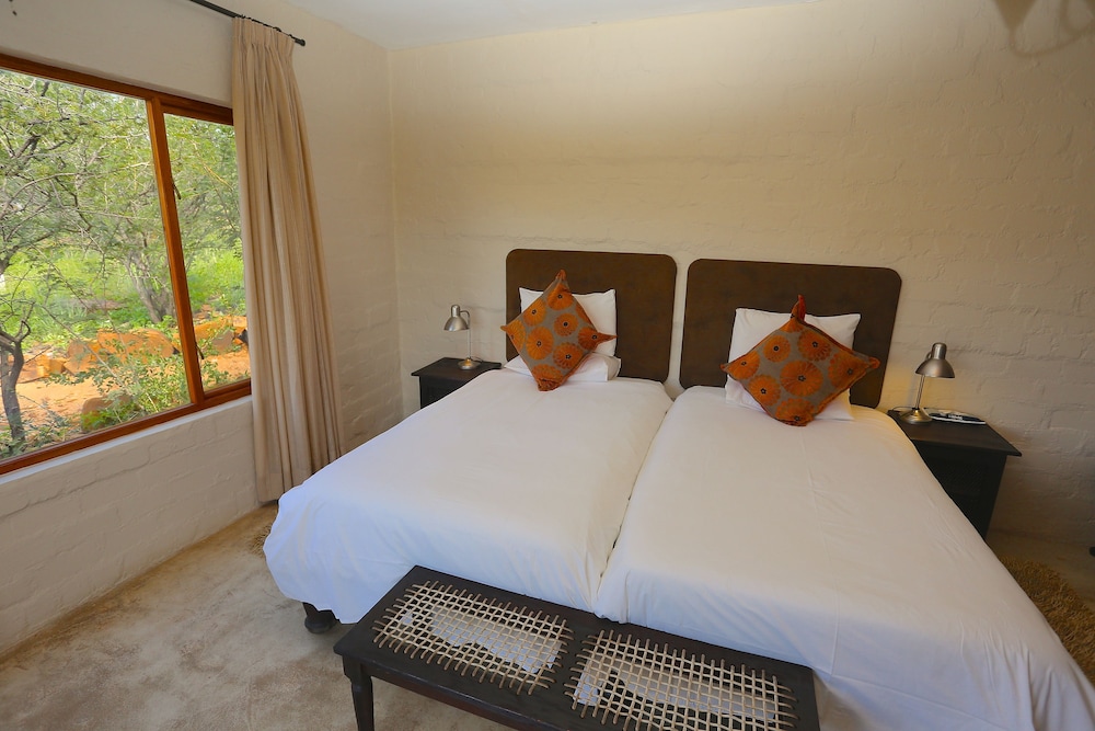 River Crossing Lodge 16/53