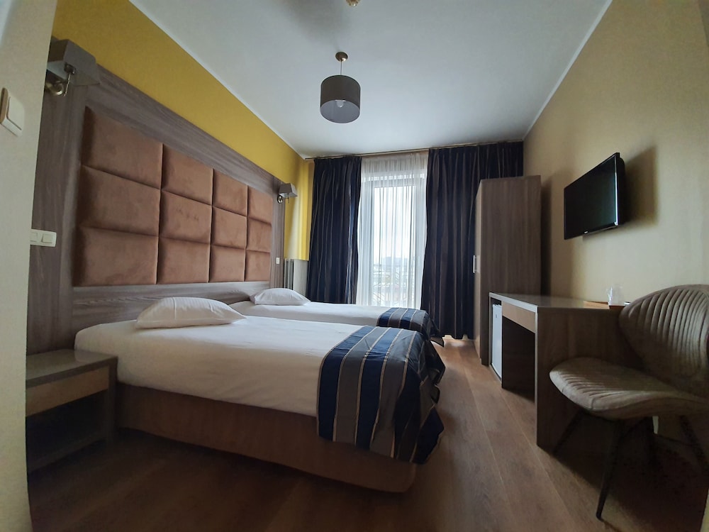 SUPERIOR, TWIN BEDS