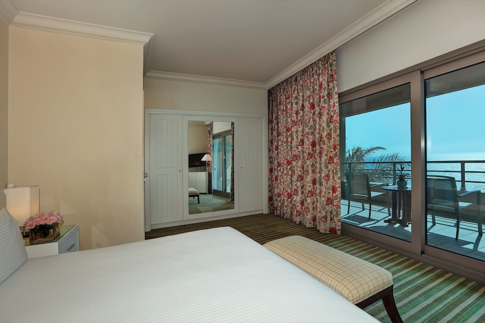 JUNIOR SUITE, QUEEN BED