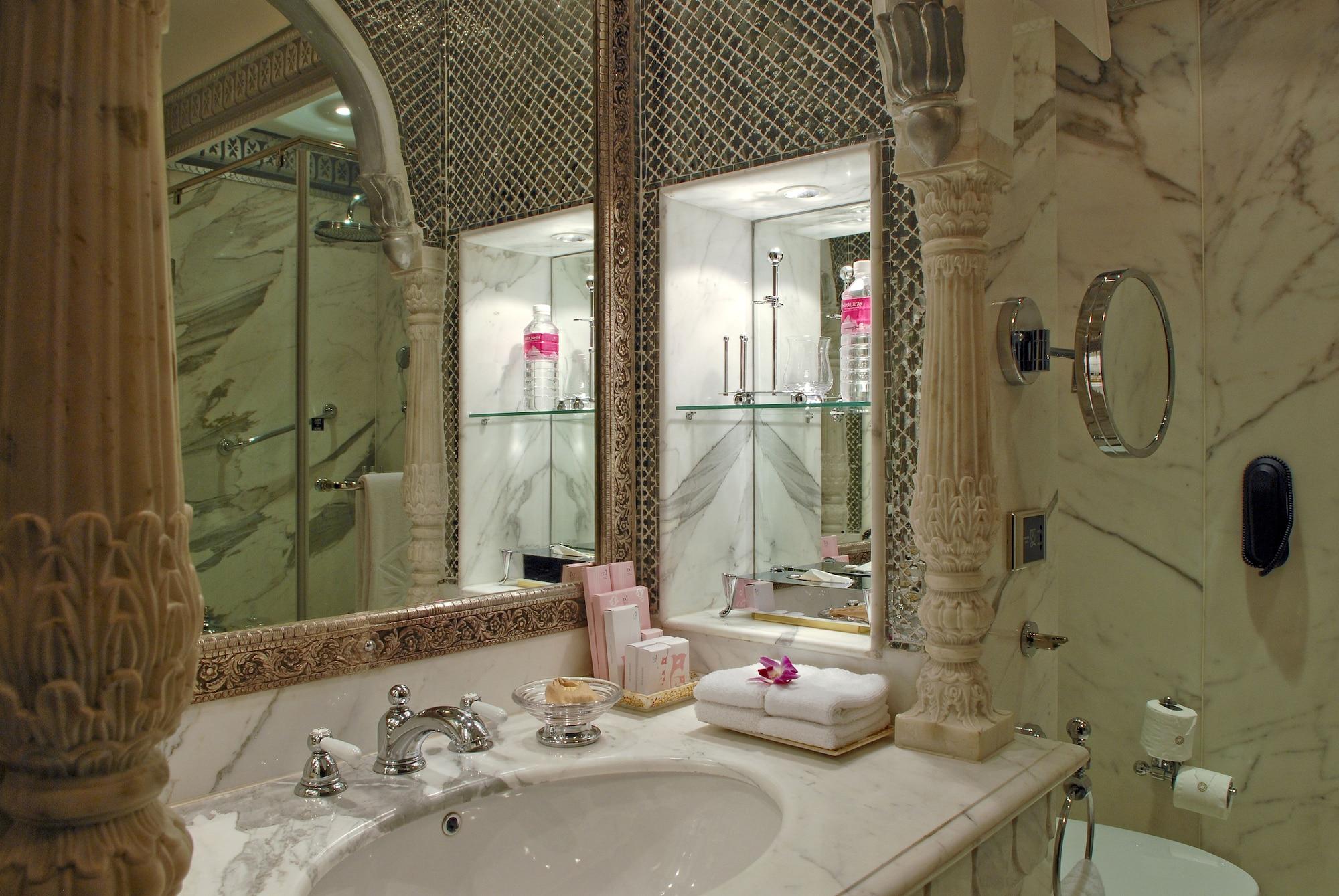 1 Bedroom, Historical, Suite, Garden View