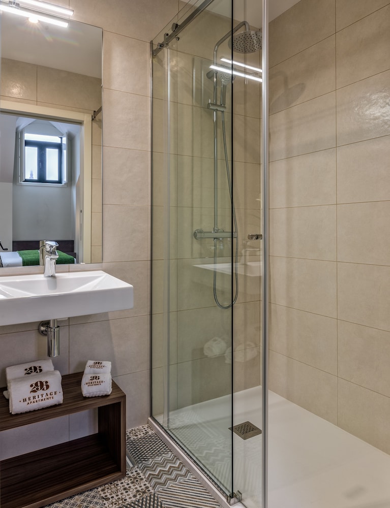 296 Heritage Apartments 66/71