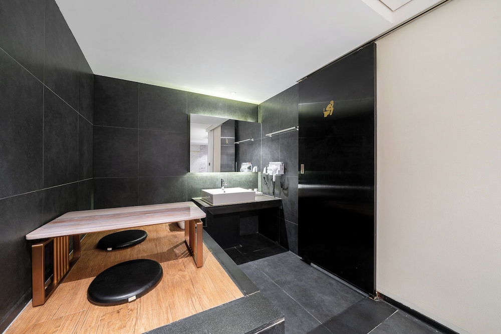 Adlige Hotel 31/54