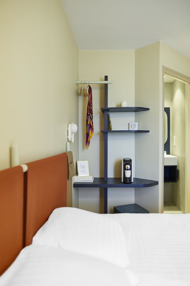 Standard, Double Bed 2/4