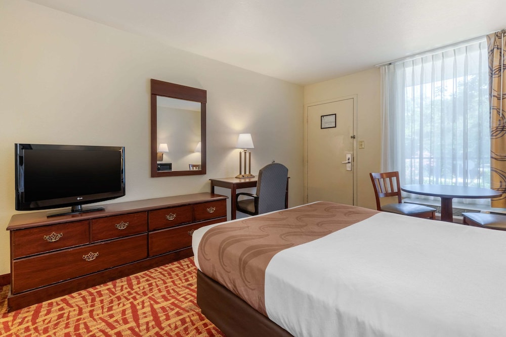 Quality Inn At Town Center 14/34