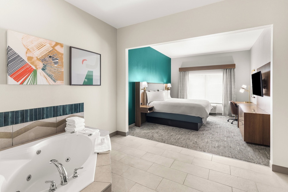 جناح بسرير كينج بمنطقة جلوس، Holiday Inn Austin North - Round Rock 7/7