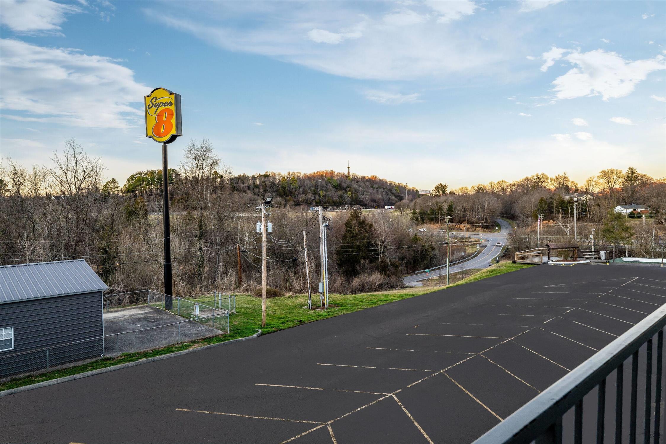 Super 8 By Wyndham Kingsport /I-81 16/28