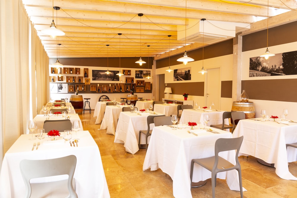 The Florence Hills Resort Spa 30/50