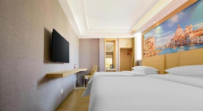 Vienna Hotel (Shenzhen Guanguang Road Foxconn) 31/58