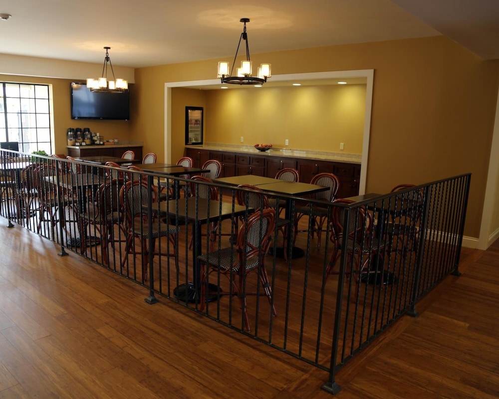 Napa Winery Inn 32/35