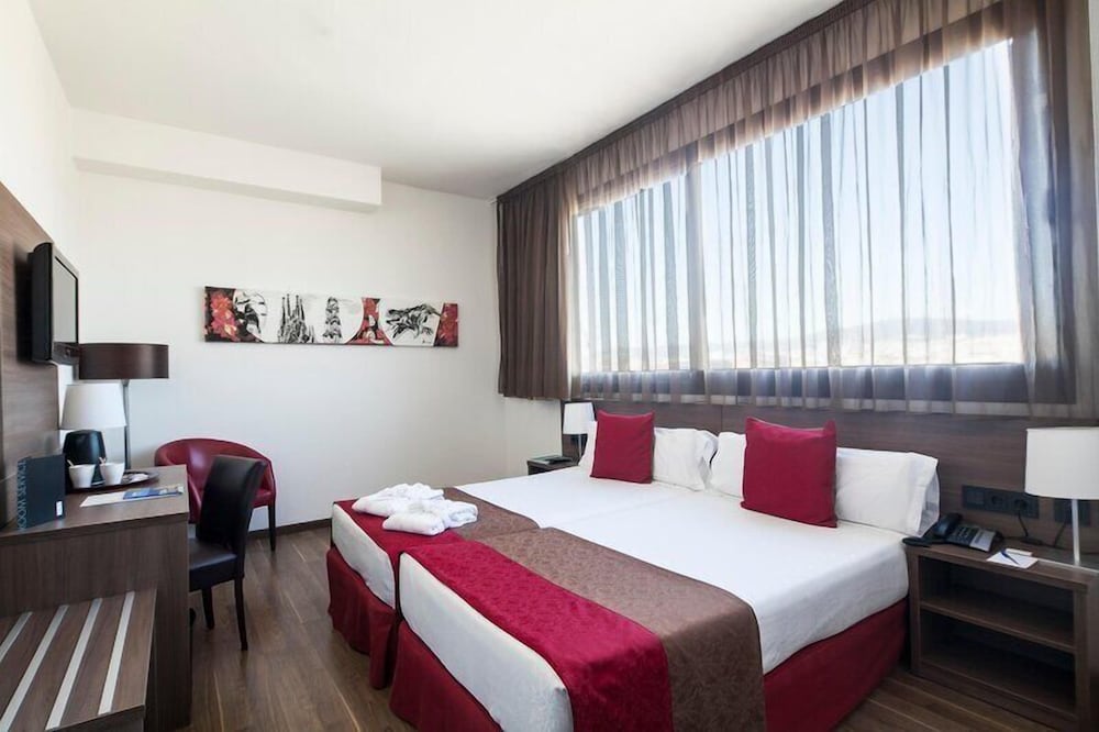 غرفة سوبيريور بسريرين منفصلين، Hotel Best 4 Barcelona 6/10