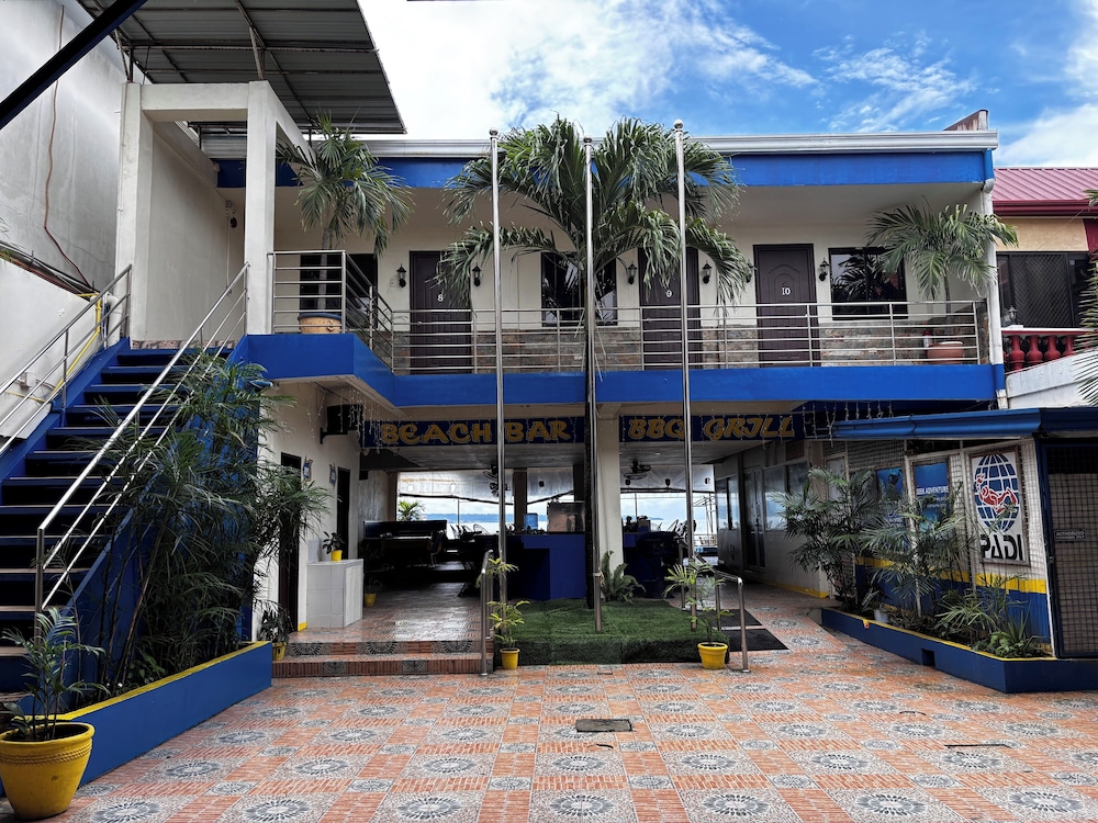 Mango's Beachfront Resort 5/69