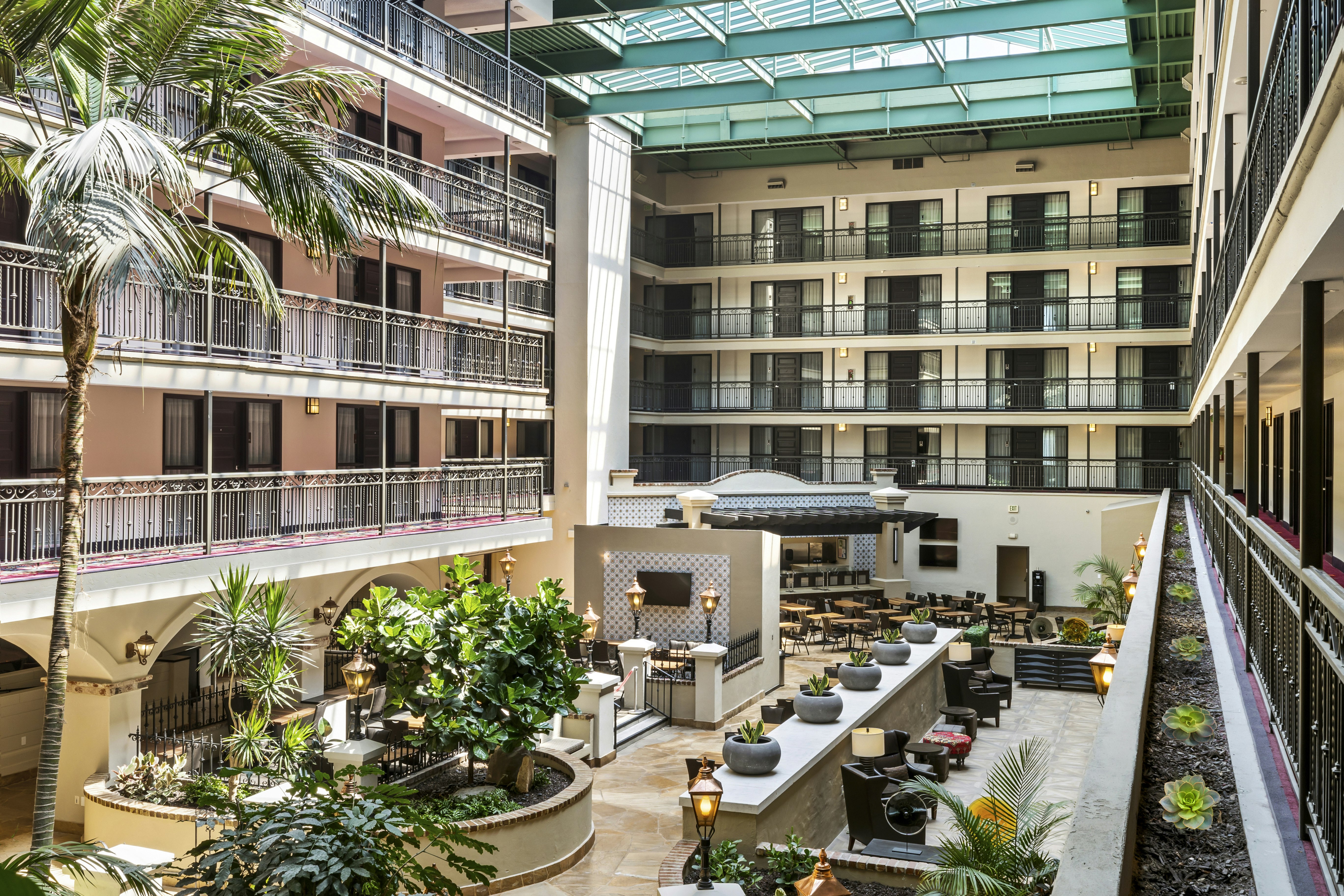 Embassy Suites by Hilton Los Angeles International Airport South 2/65